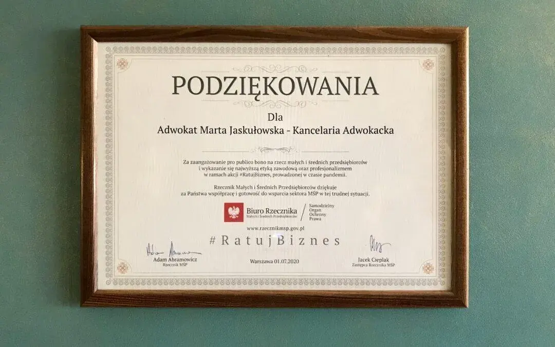 Jak podziękować adwokatowi za wygraną? Etykieta i co doceni.