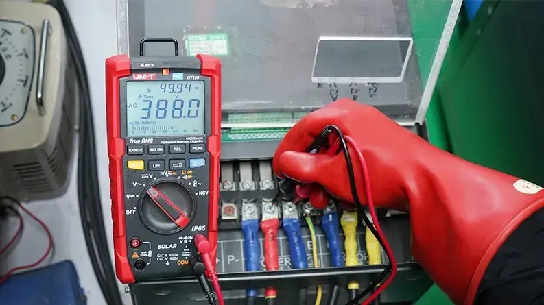 Wybór multimetru: True RMS, CAT, PV znajdź swój idealny miernik