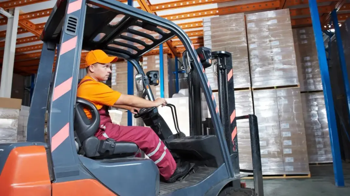 Operator koparki w Niemczech: Zarobki (2800-4500€) i jak je zwiększyć