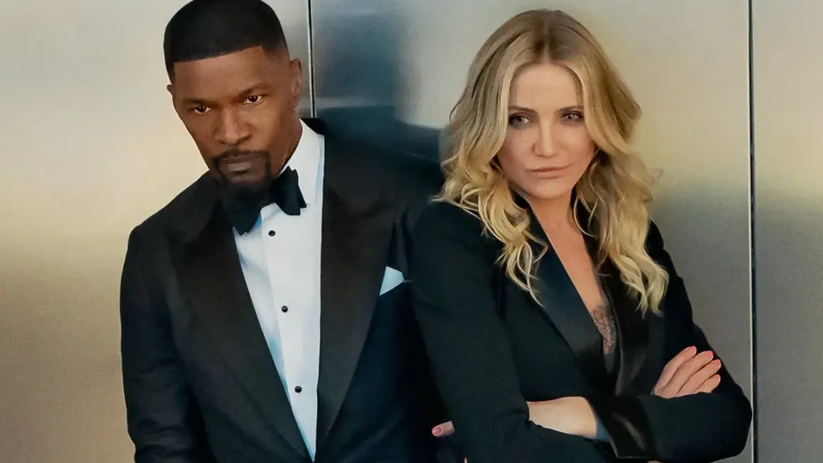 Jamie Foxx und Cameron Diaz in einem eleganten Schwarz-Weiß-Look, der an ihre Filme erinnert.