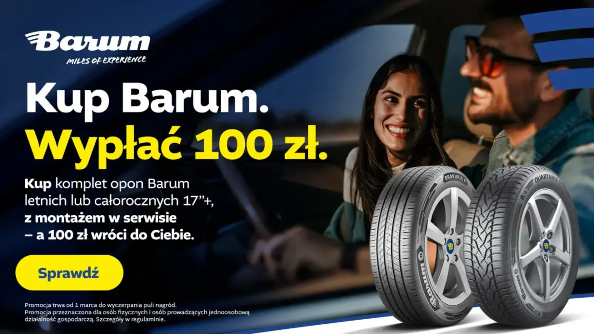 Szczęśliwa para w samochodzie cieszy się z promocji na opony Barum. Kupując komplet, otrzymasz 100 zł zwrotu.