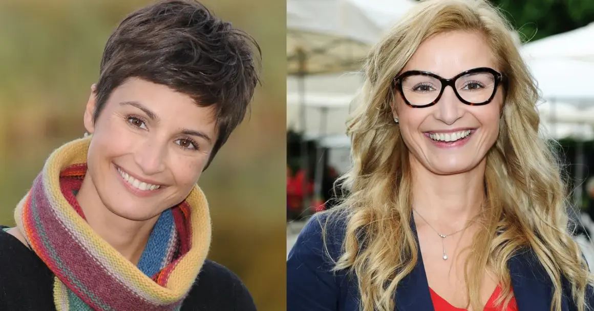 Dwie kobiety z uśmiechem. Jedna z krótkimi, ciemnymi włosami i kolorowym szalikiem, druga z długimi, blond włosami i okularami. Obie prezentują odmładzające fryzury.