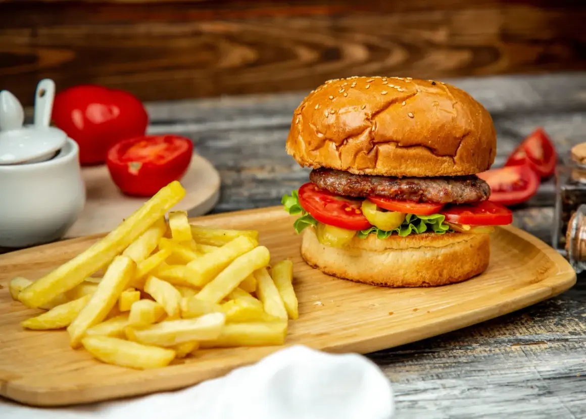 Jak doprawić mięso na burgery? Odkryj sekrety soczystości!