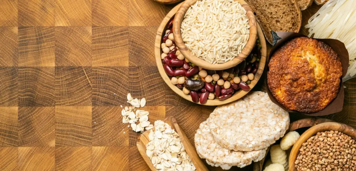 Cereali, legumi, muffin e gallette di riso: alcuni esempi di carboidrati raffinati quali sono, da consumare con moderazione.