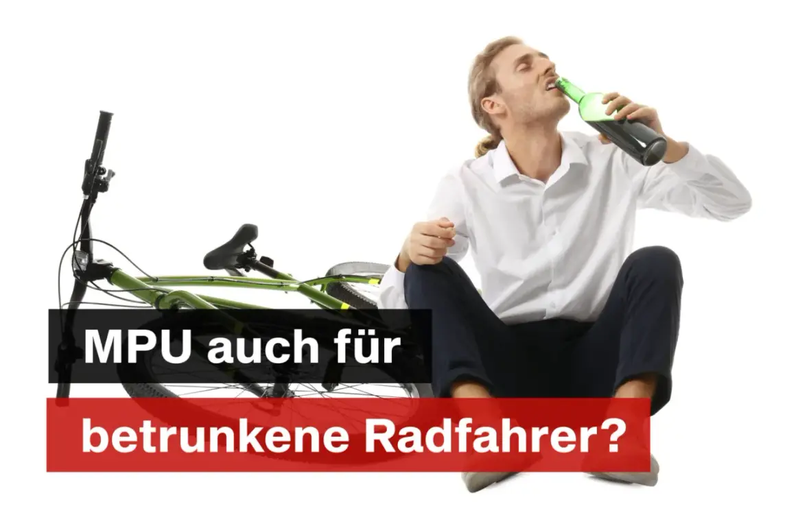 Mann trinkt Bier neben umgefallenem Fahrrad. MPU auch für betrunkene Radfahrer? Die Strafe droht!