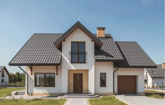 Dachówka cementowa czy ceramiczna – co wybrać, aby nie żałować?