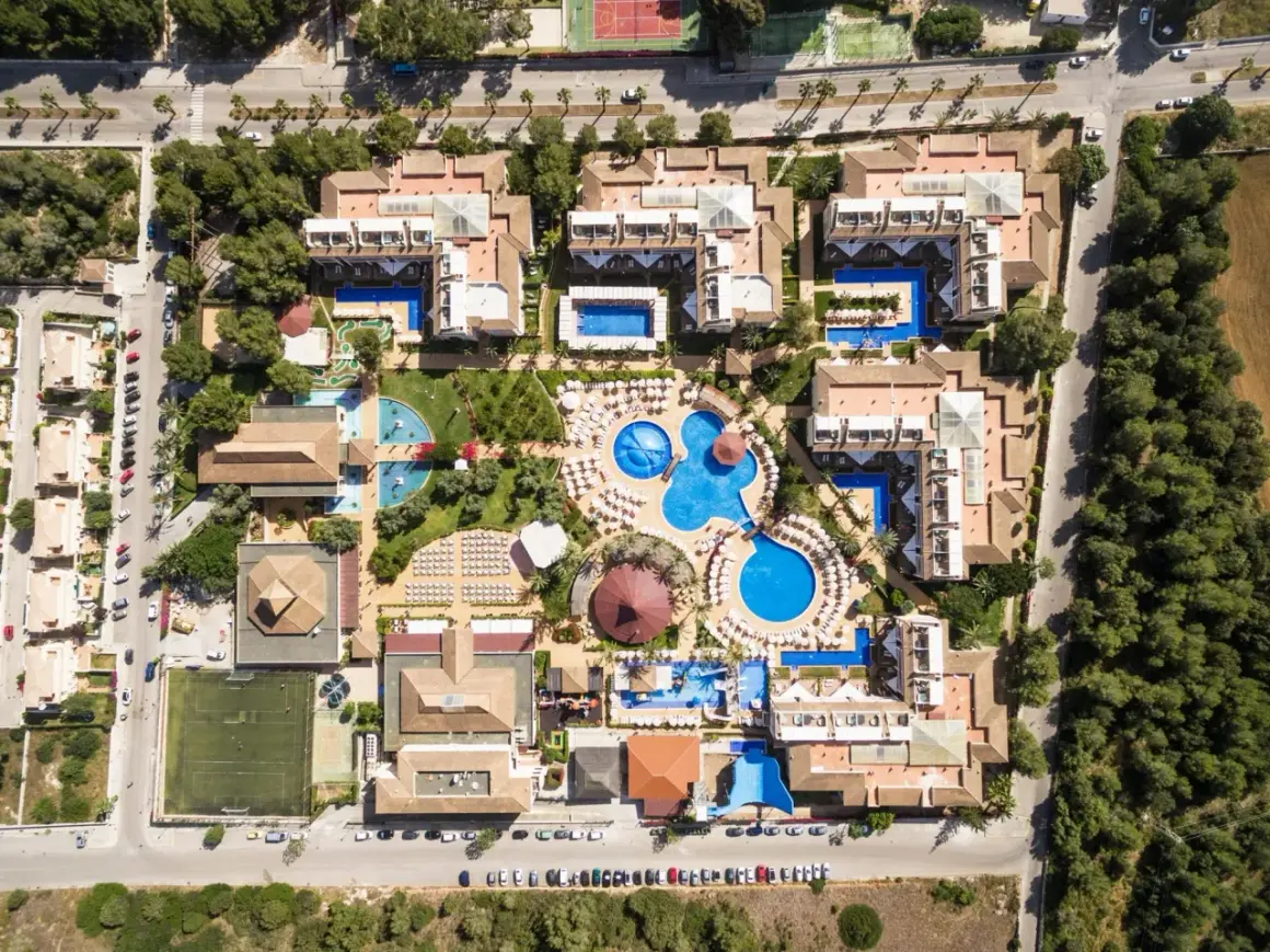Majorka z dzieckiem: Hotel marzeń? Sprawdź, zanim zarezerwujesz!
