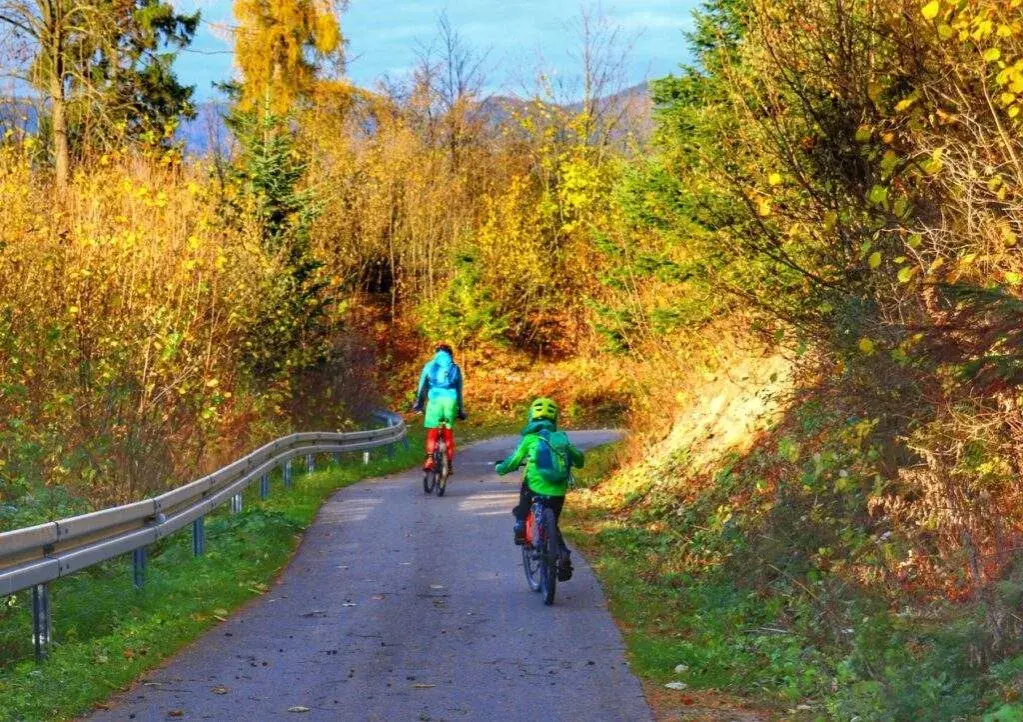 Trasa rowerowa Czorsztyn Niedzica - piękne widoki i wyzwania na szlaku
