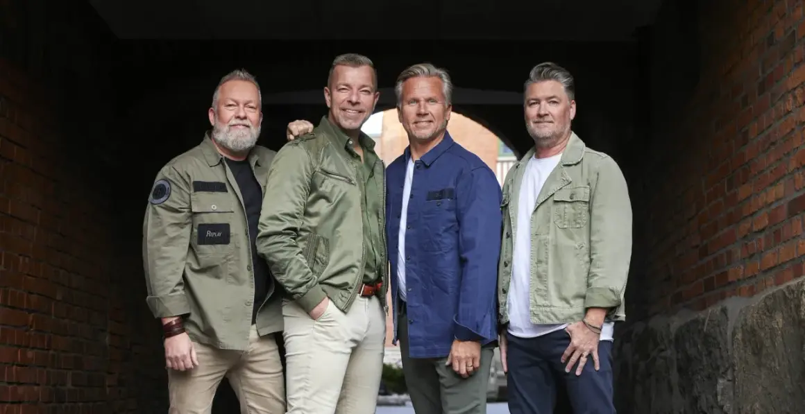 Tim Hans Adam Wahlgren med vänner, redo för en ny utmaning.