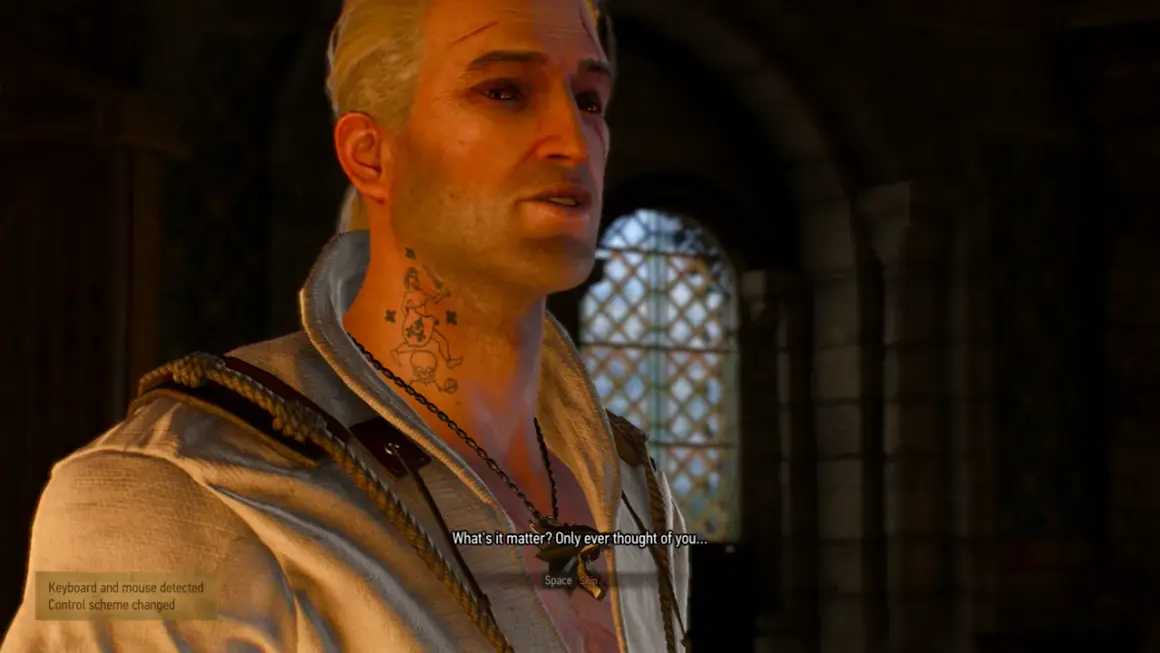 Geralt z Rivii z charakterystycznym tatuażem na szyi, przypominającym ten z Wiedźmin 2.