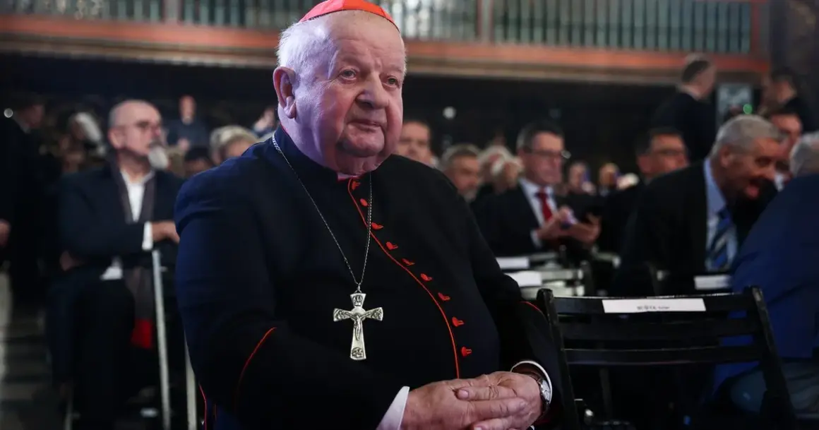 Kardynał Stanisław Dziwisz: Jego wpływ na Kościół i historię Polski