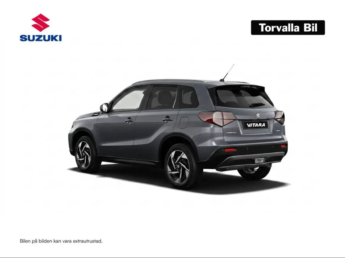 Grå Suzuki Vitara Hybrid, redo för en testkörning. Torvalla Bil.