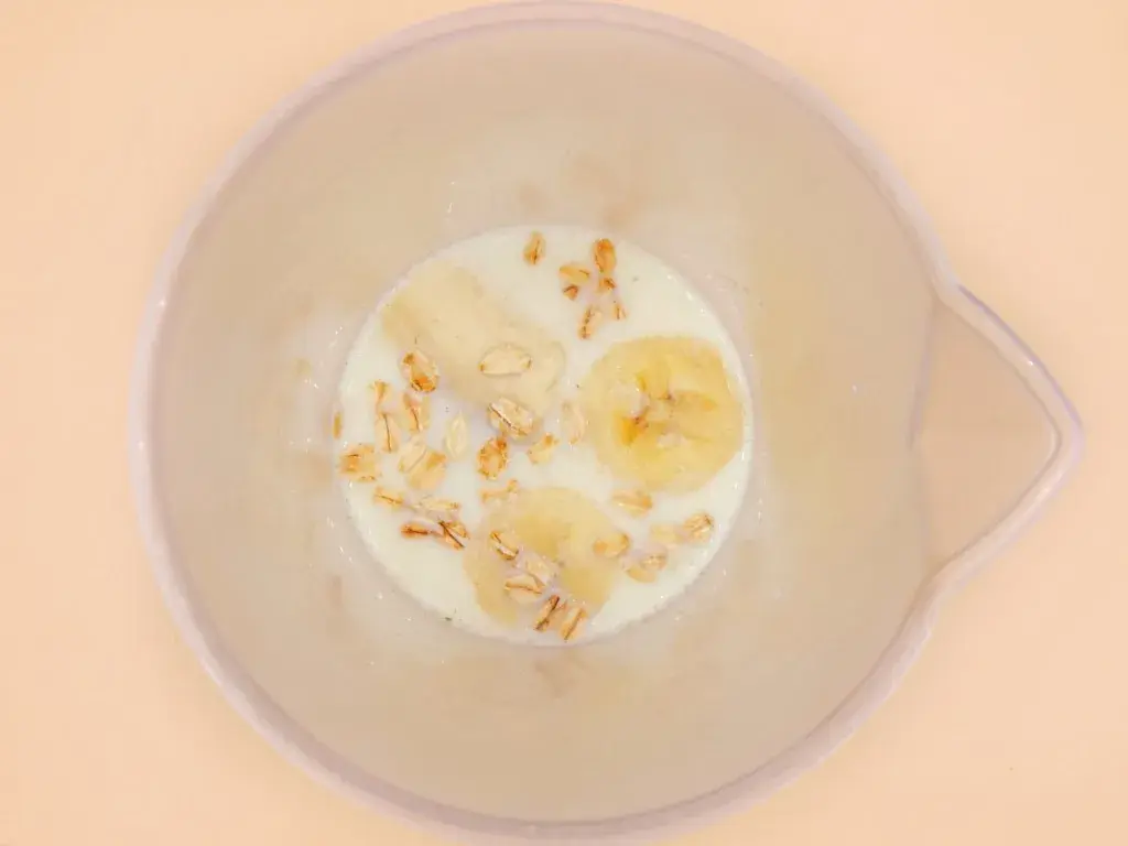 Koktajl bananowy z płatkami owsianymi - zdrowy przepis na śniadanie