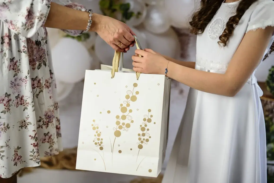 Ile dajecie na komunię? Odkryj odpowiednie kwoty prezentów