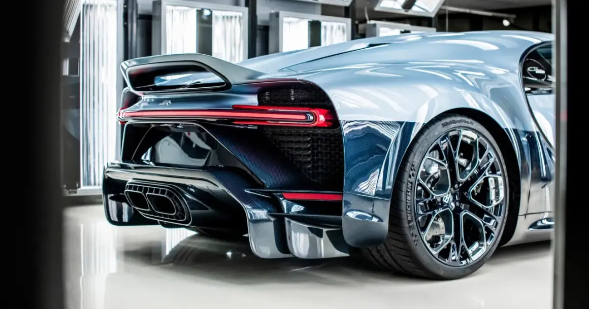 Bugatti Chiron: 0-100 km/h w 2,5s! Jak to możliwe?