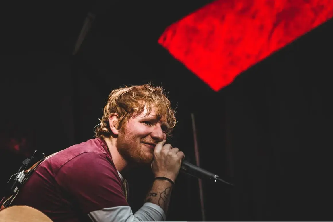 Skąd pochodzi Ed Sheeran? Odkryj jego fascynujące korzenie i wpływy