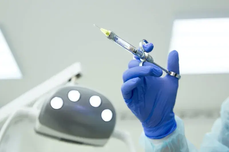 Czy znieczulenie u dentysty jest szkodliwe? Bezpieczeństwo i fakty