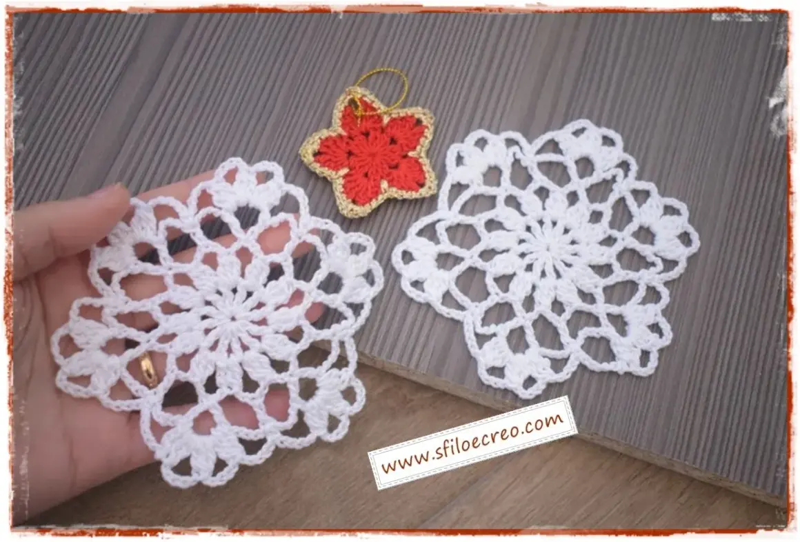 Fiocchi di neve uncinetto schemi gratis. Delicati fiocchi di neve all'uncinetto, perfetti per decorare il tuo Natale.