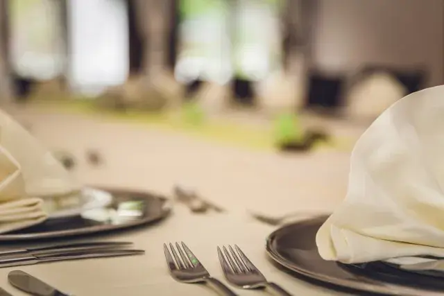 Gdzie zjeść w Białej Podlaskiej? Odkryj najlepsze restauracje i smaki