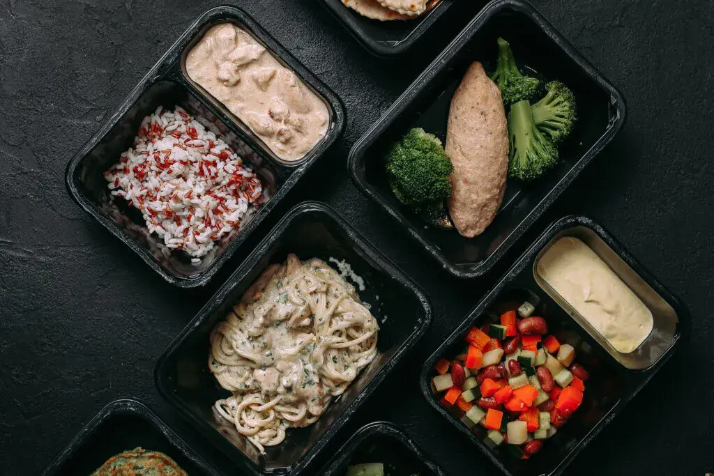 Czy catering się opłaca? Sprawdź, ile możesz zaoszczędzić na jedzeniu