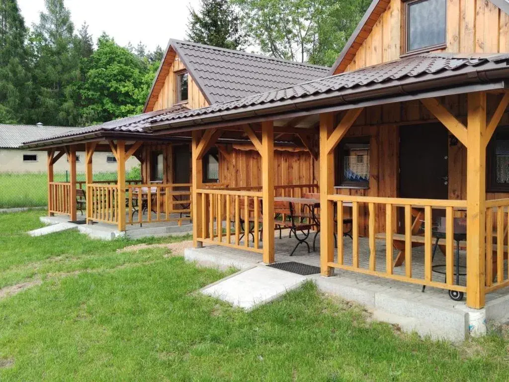 Domki przy stadninie Radawa – idealne miejsce na relaksujący wypoczynek