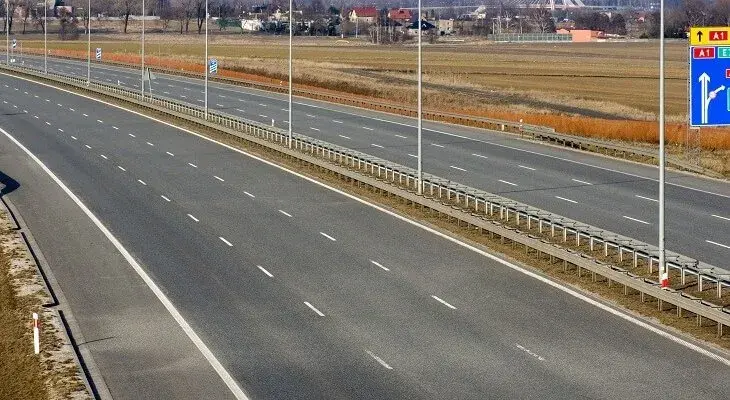 Ile kosztuje 1 km asfaltu? Sprawdź, co wpływa na cenę budowy
