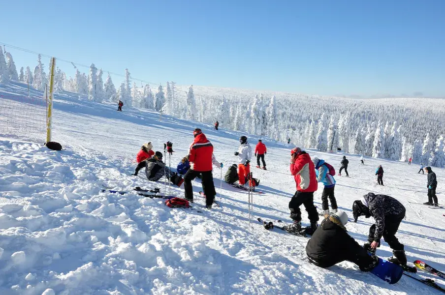 Duszniki-Zdrój: Narty 2026 - Ceny, Trasy, Hotele | Kompletny Przewodnik