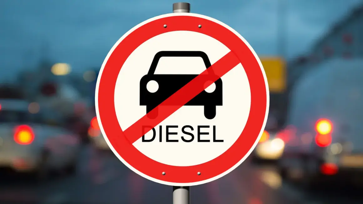 Panneau d'interdiction de circuler pour les véhicules diesel.