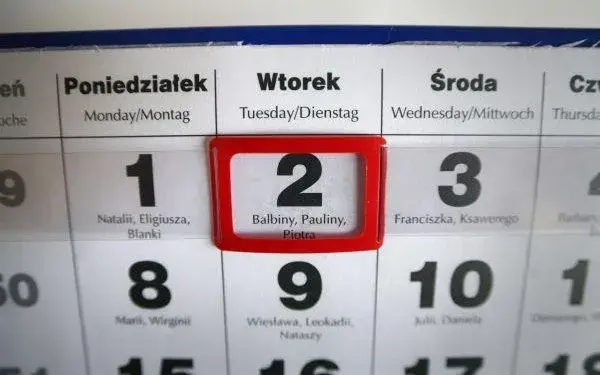 Zniesienie terminu rozprawy: co oznacza, przyczyny i jak postępować?