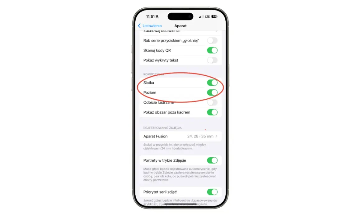 Jak włączyć kratki w aparacie iPhone: w ustawieniach aparatu, w sekcji Kompozycja, przełącz suwak "Siatka" na zielony.