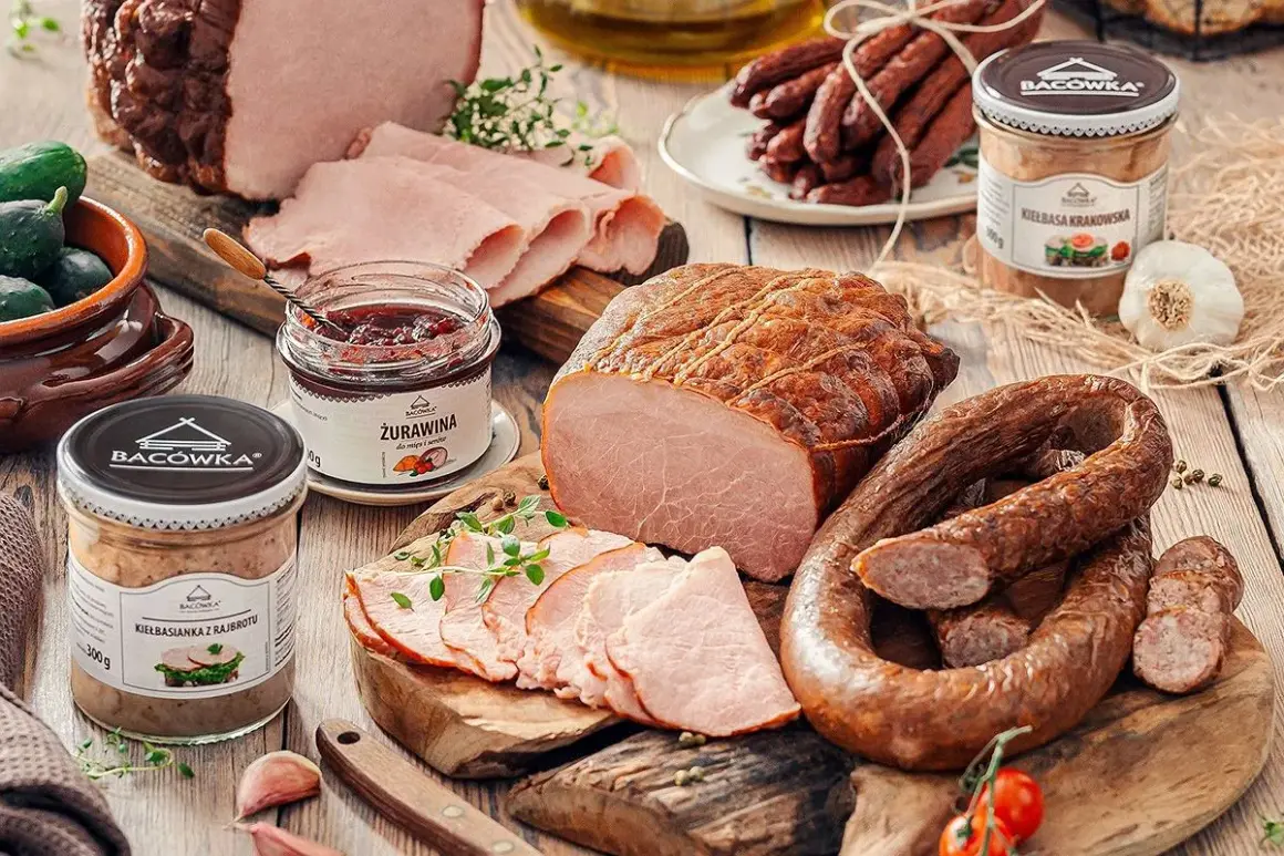 Wędliny Bacówka: pieczony schab, kiełbasa krakowska, żurawina i smalec. Pyszne, tradycyjne wyroby, które warto poznać.