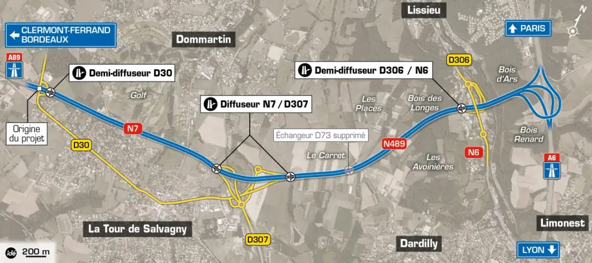 Plan de l'autoroute A89, montrant les échangeurs D30, D306/N6, N7/D307, et la connexion avec la N489 et l'A6 près de Lyon.