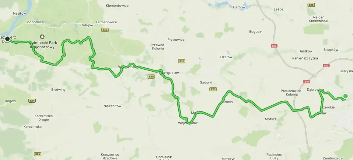 Trasa rowerowa z Lublina do Kazimierza Dolnego, wiodąca przez malowniczy krajobraz i urokliwe miejscowości.
