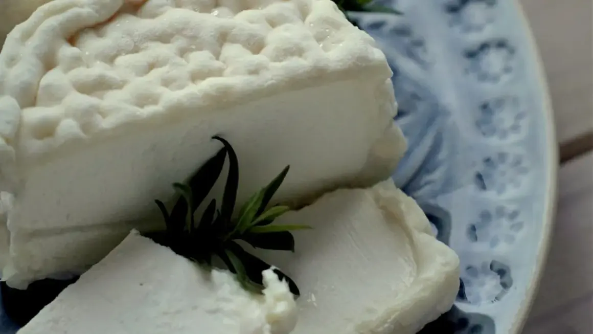 Ser kozi pleśniowy: wyjątkowe smaki i sekrety produkcji