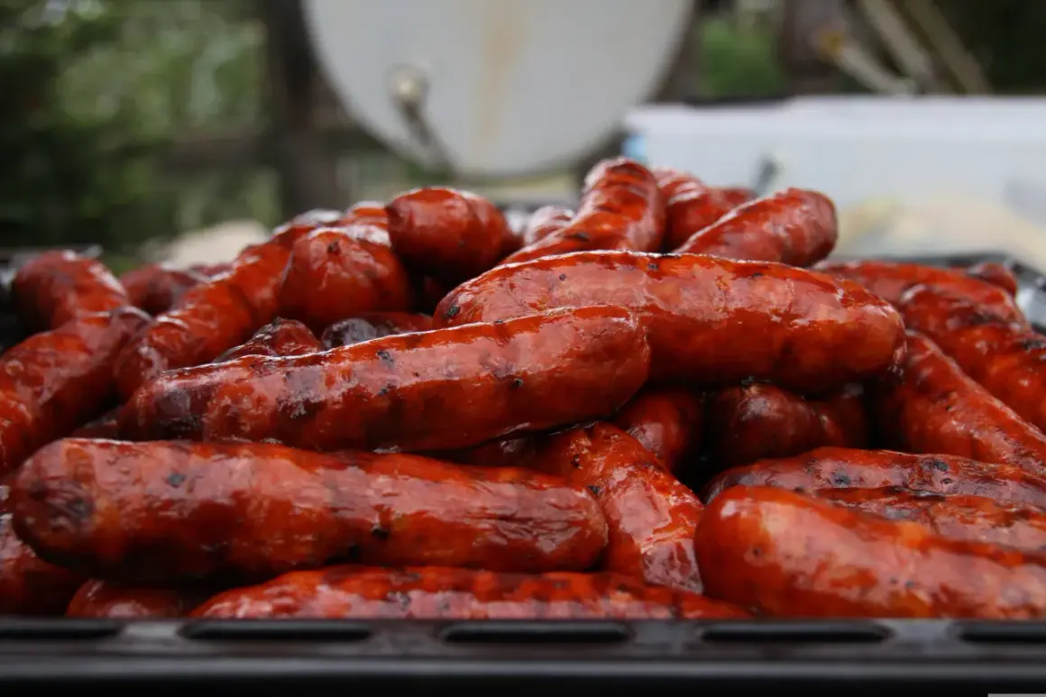 Kiełbasa na grilla: rodzaje i wskazówki dotyczące przyrządzania