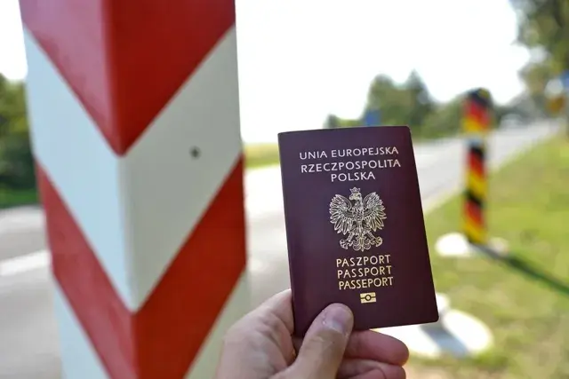 Ile kosztuje paszport tymczasowy? Sprawdź, by uniknąć wysokich opłat