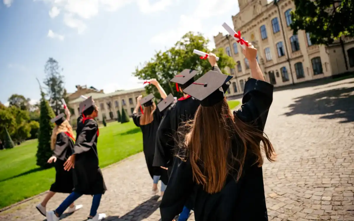 Najlepsze uczelnie w Polsce - Jak mądrze wybrać studia i kierunek?