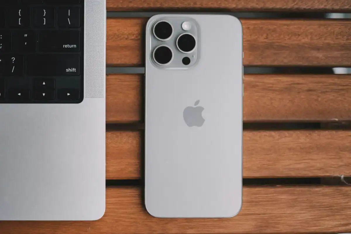 iOS 26.4 - Czy warto aktualizować? Bezpieczeństwo i stabilność