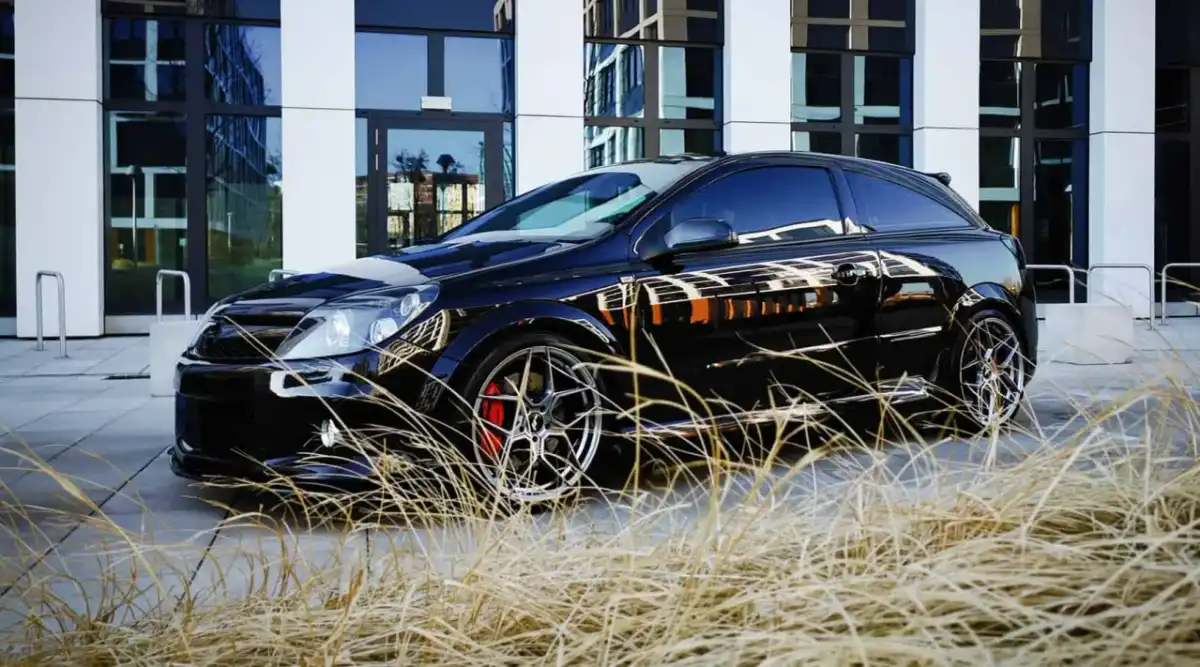 Opel Astra GTC - którą wersję i silnik wybrać?
