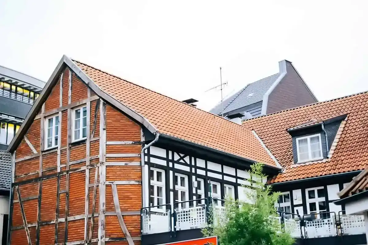 Dom szachulcowy od podstaw - konstrukcja, koszty i trwałość