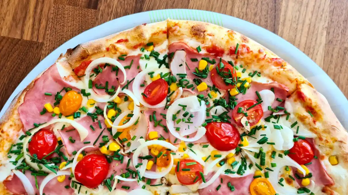 Pizza 32 cm: dla ilu osób wystarczy? Sprawdź, zanim zamówisz