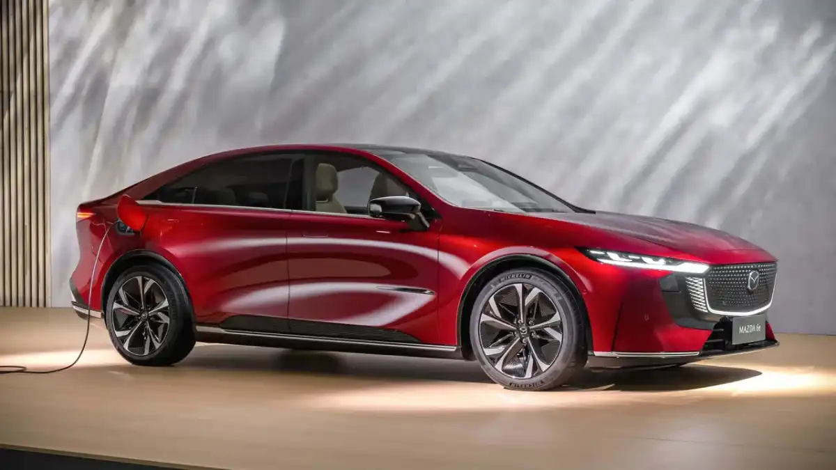 Mazda 6e pod lupą - czy ten elektryczny liftback ma sens?
