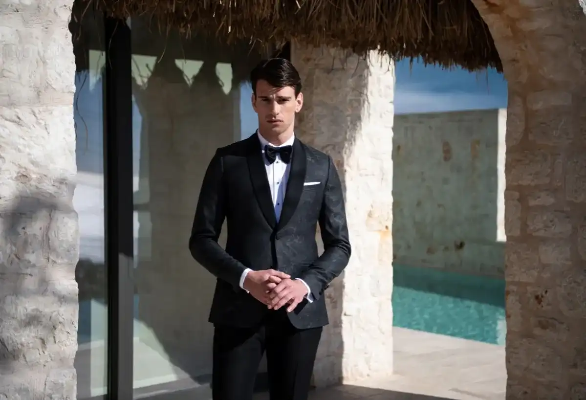 Suknia wieczorowa na black tie - Jak uniknąć modowego faux pas?