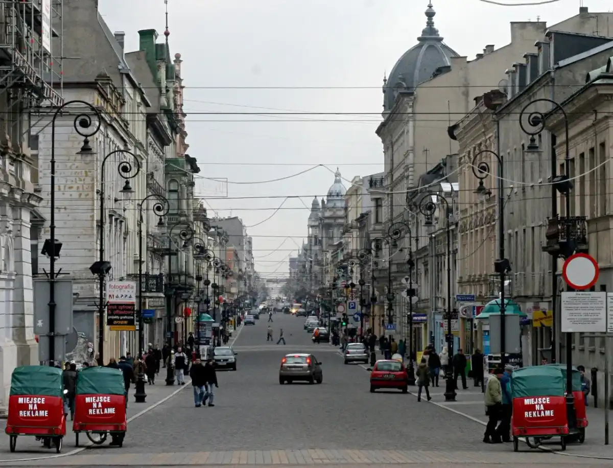 Piotrkowska Łódź - Spacer idealny? Plan na każdą godzinę!