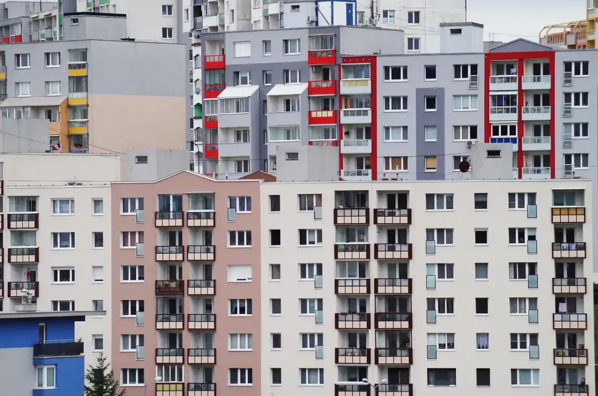 Wady mieszkania od dewelopera - Skuteczna reklamacja i rękojmia