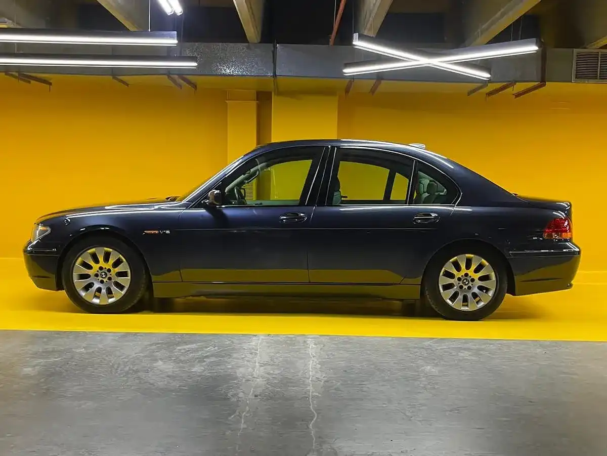 BMW E67 - fabryczna opancerzona limuzyna High Security