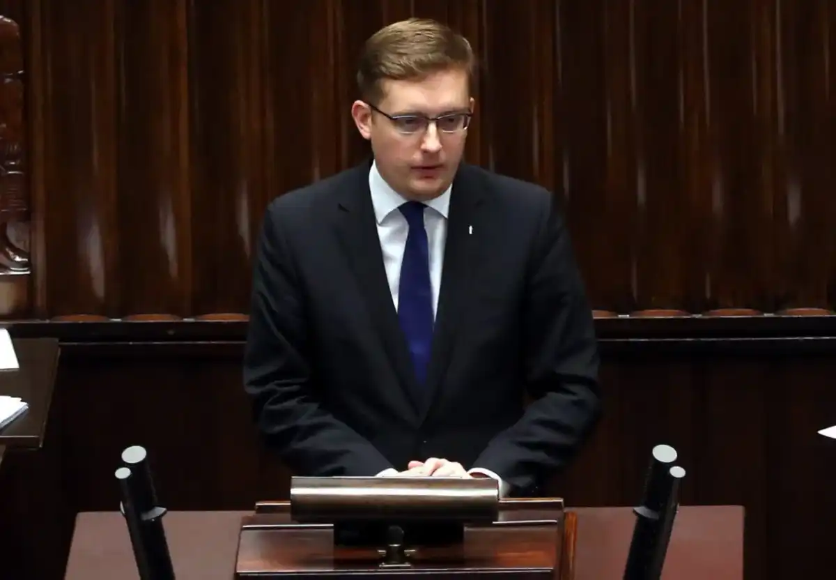 Młodzi liderzy Ruchu Narodowego: Kto przejmie stery? Analiza