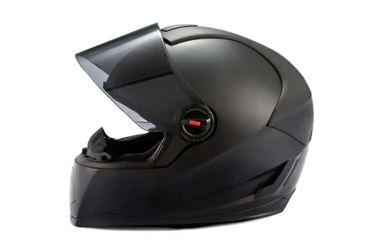 ¿Se puede reparar un casco de moto? Qué sí se arregla y qué no