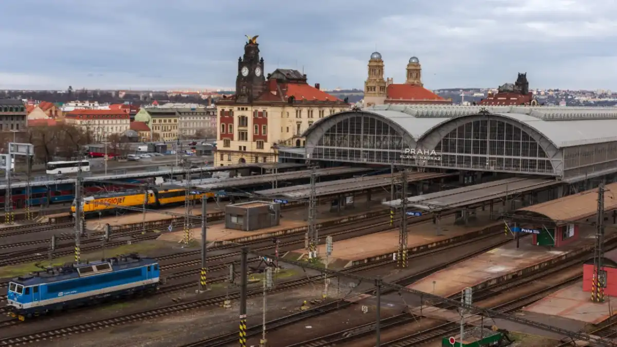Podróż pociągiem do Czech z ČD: Rozkład, bilety i porady