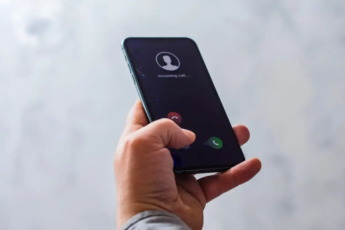 Jak ukryć numer telefonu? 3 sposoby na prywatne połączenia